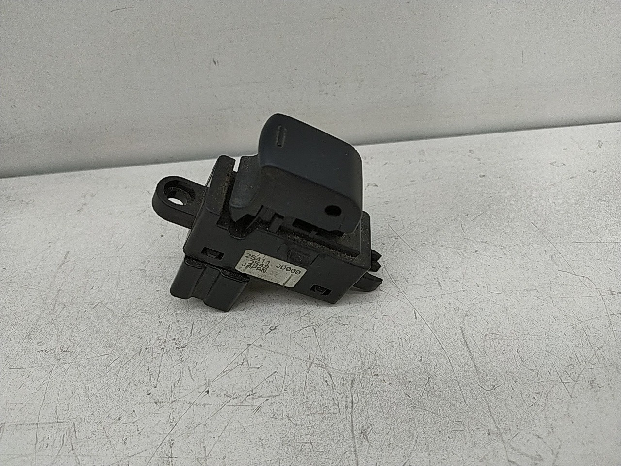 Interruptor vidro porta passageiro (20270156).