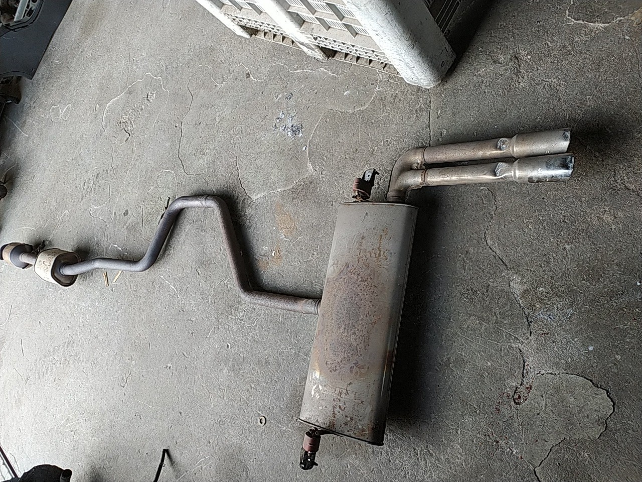 Panela de escape grande (20270426).