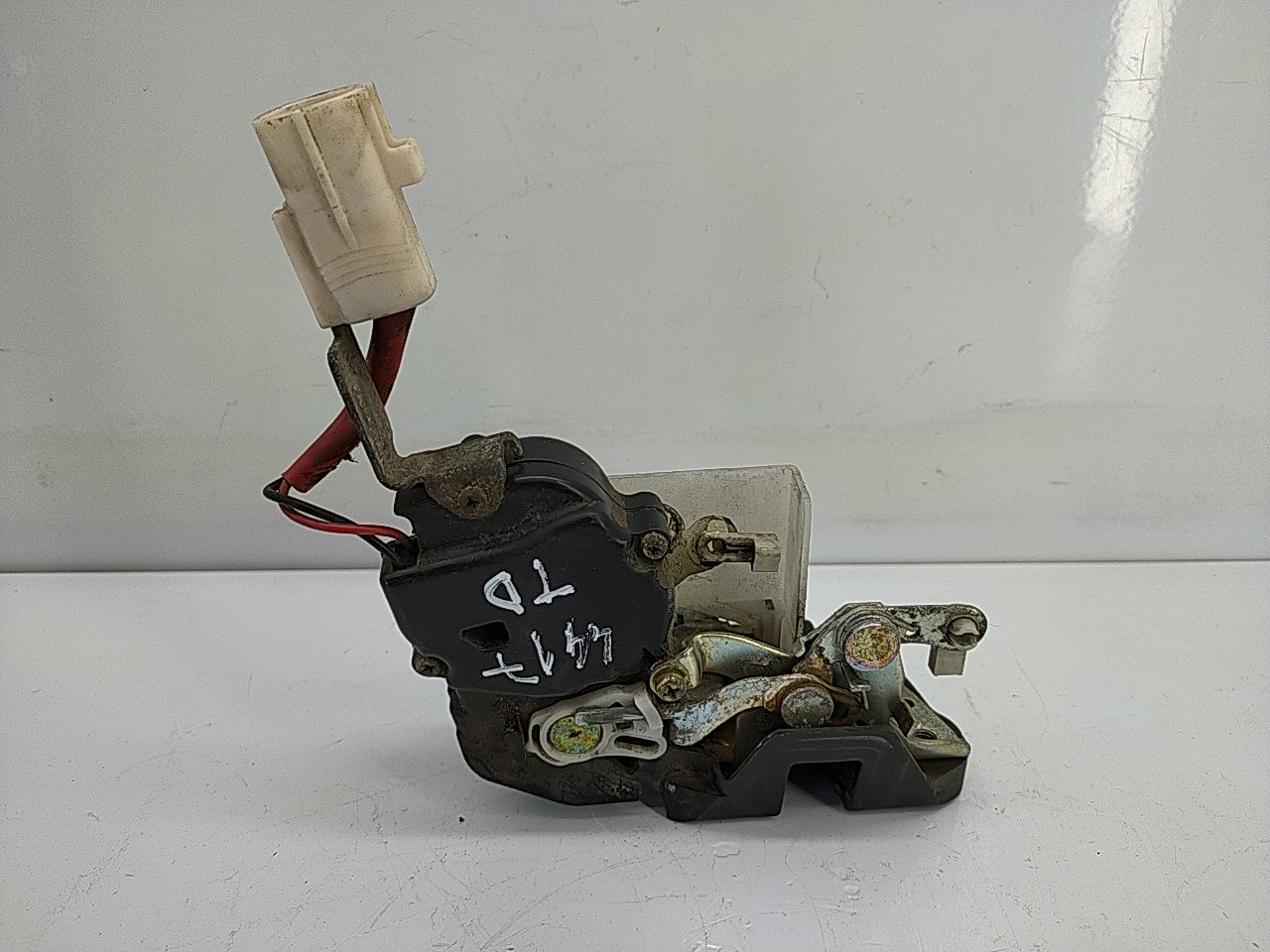 Fecho porta  tras direito (20270526).