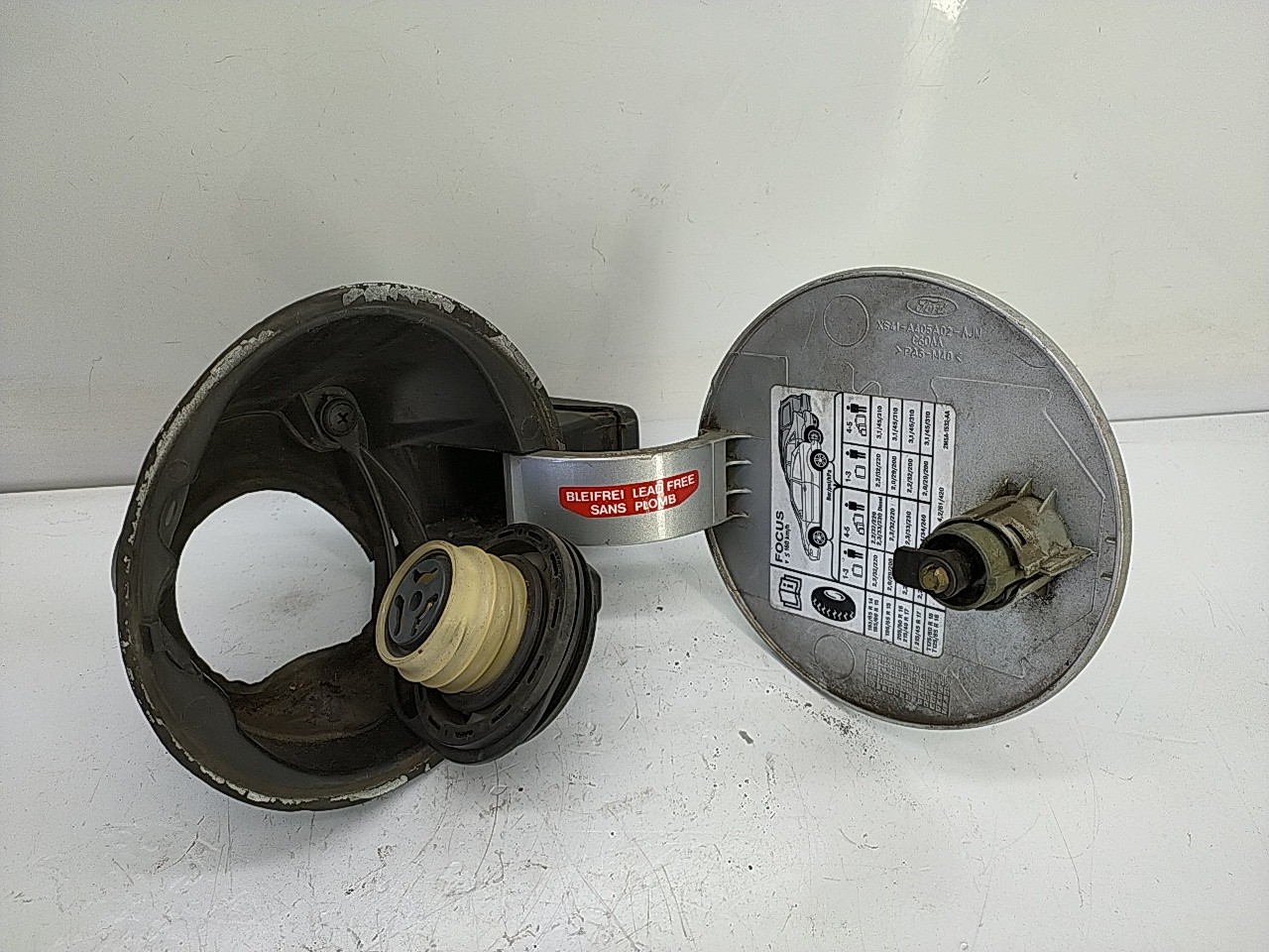 Porta de combustivel (20196439).