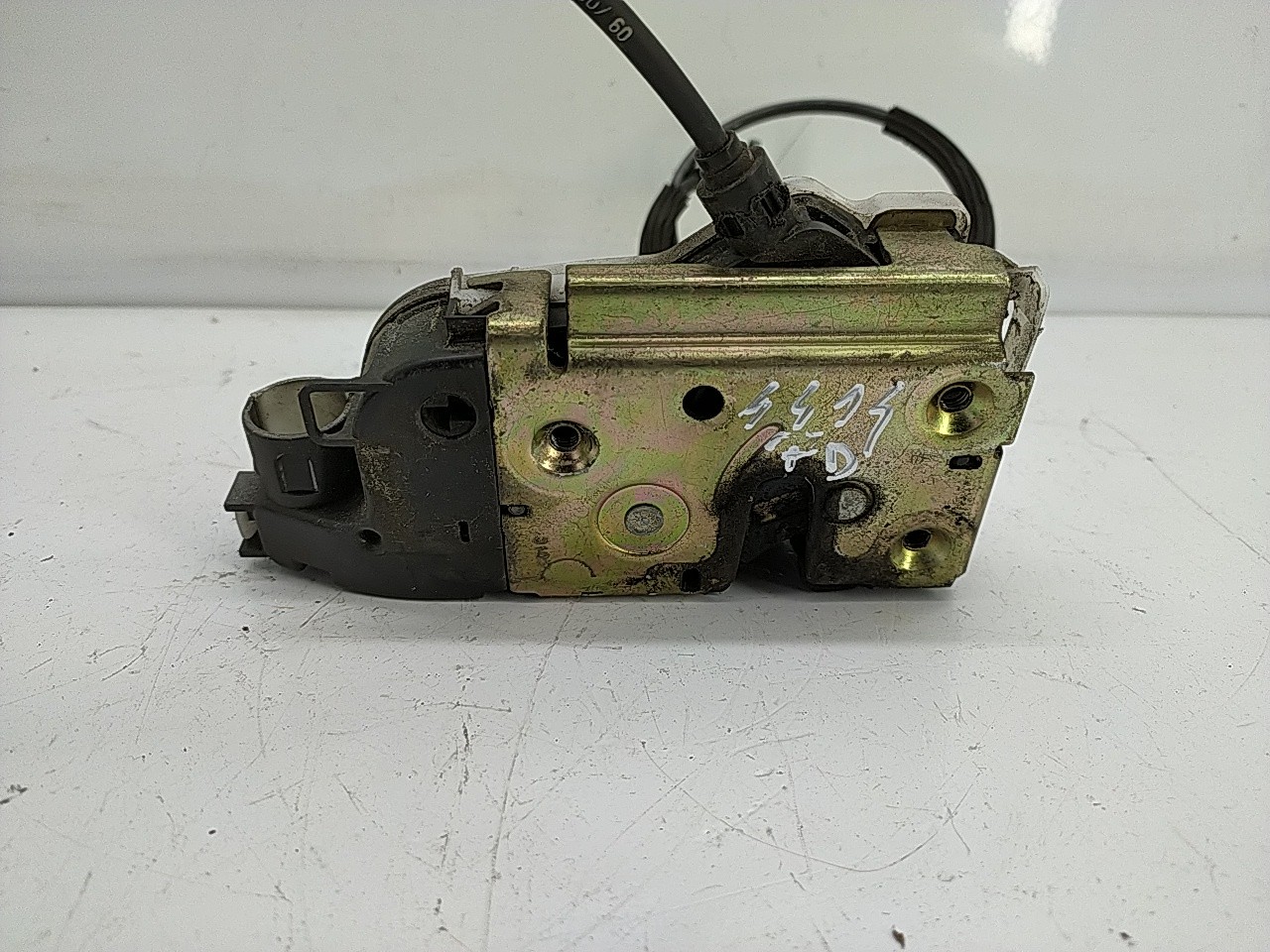 Fecho porta  fte dto (20266539).