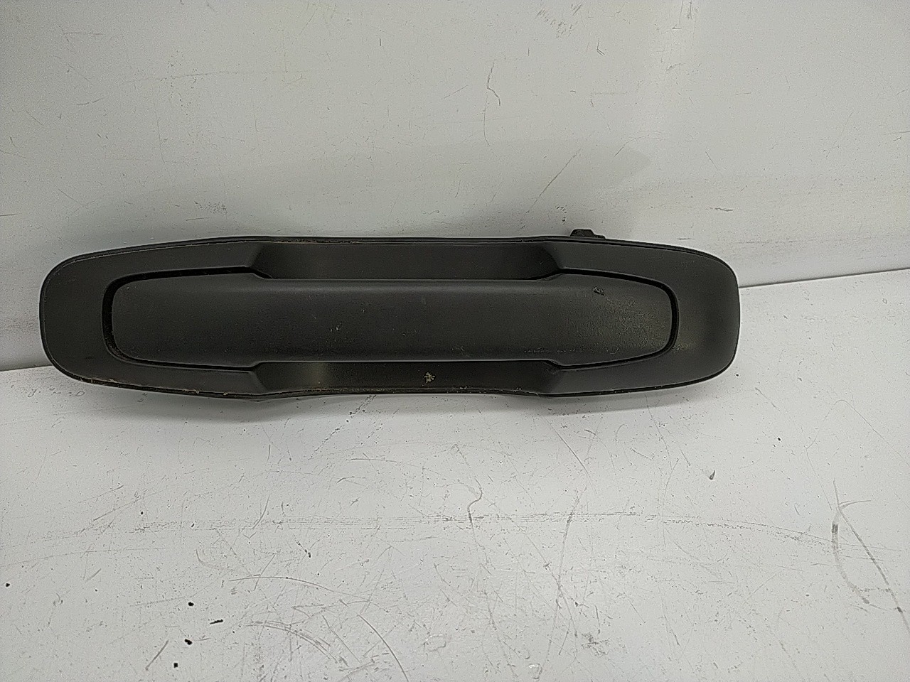 Puxador frente esquerdo (20270823).