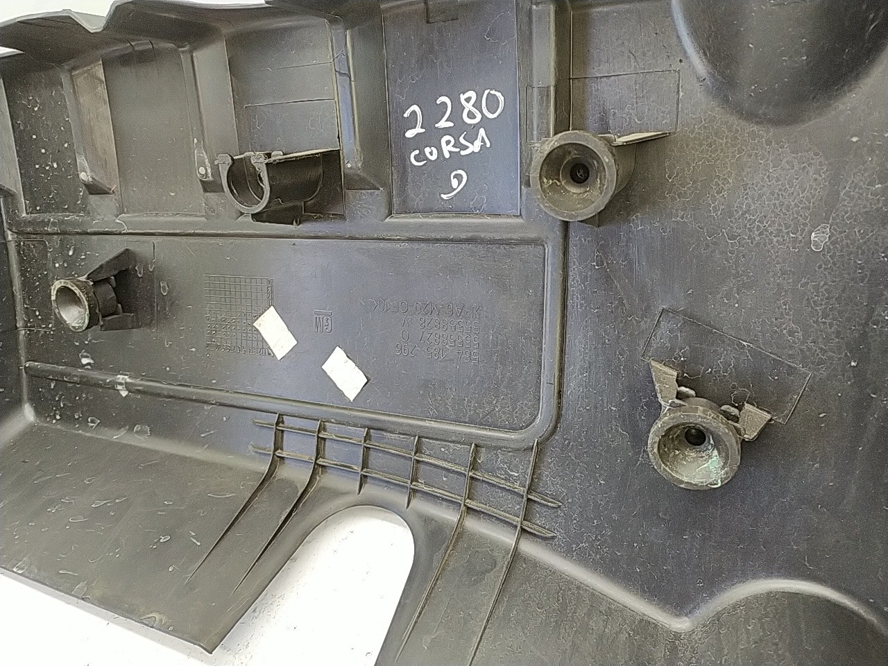 Cobertura motor (20270623).