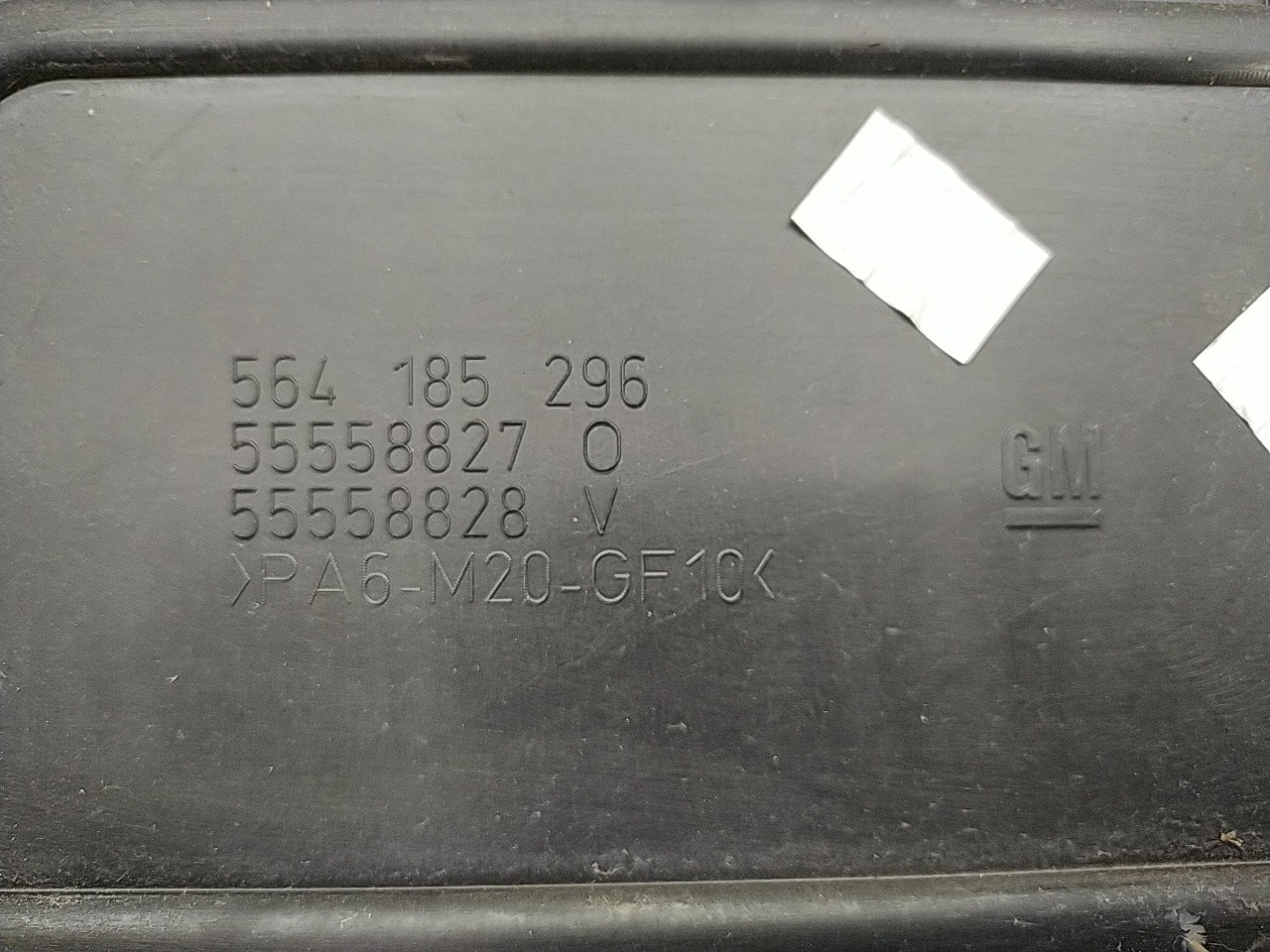 Cobertura motor (20270623).