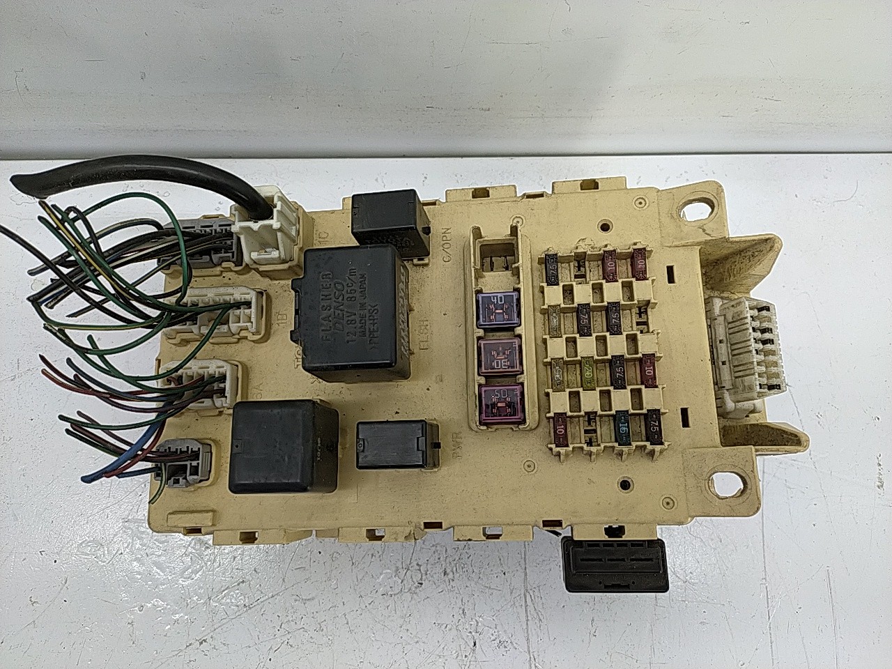 Caixa fusiveis (20272136).