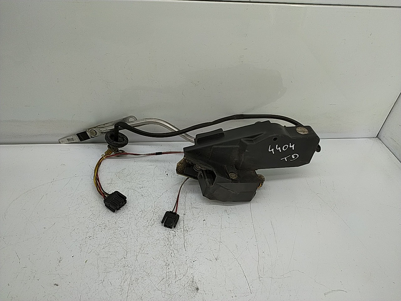 Fecho porta  tras direito (20261597).