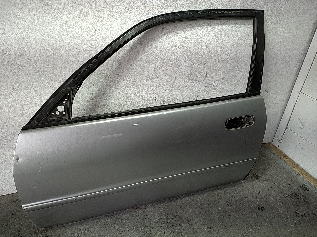 Porta frente esquerda (20270849).