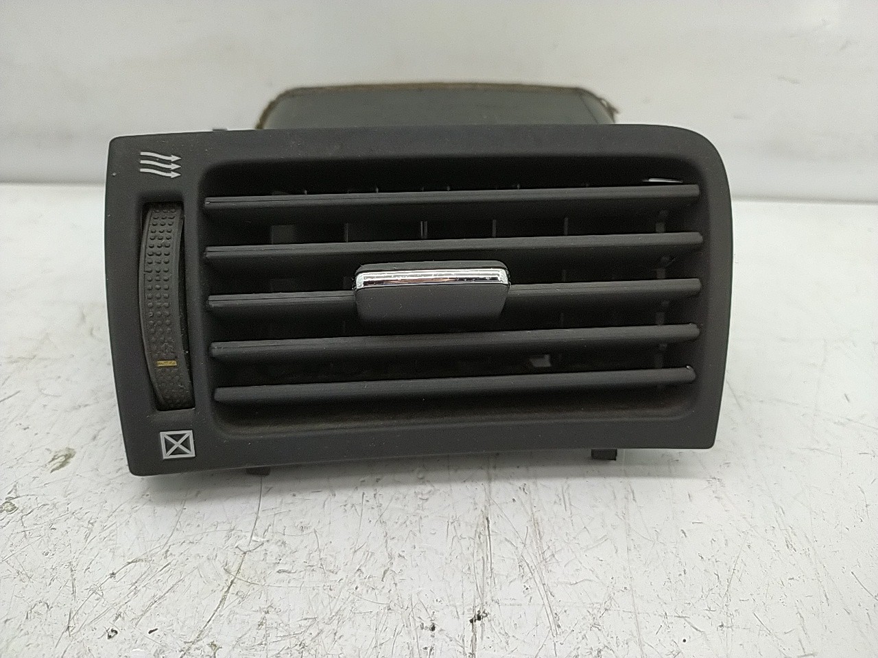 Saida ar esquerdo / difusor (20272296).