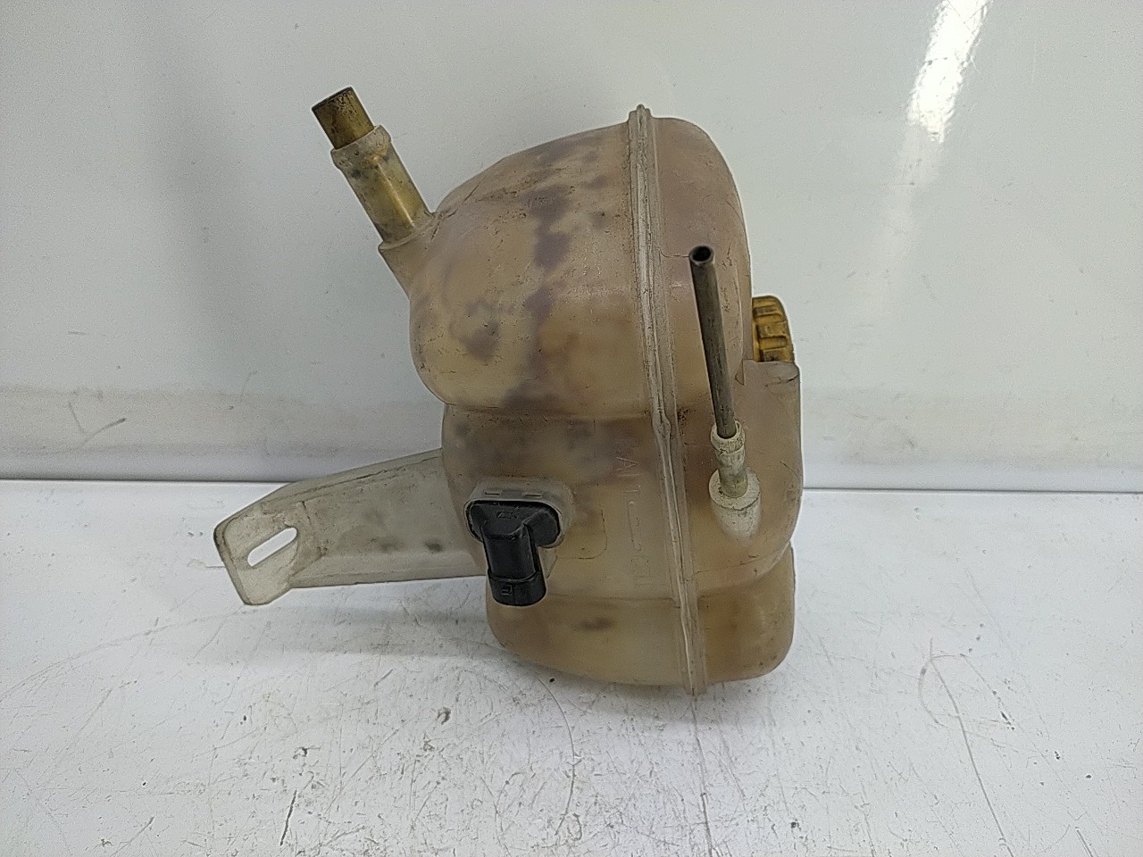 Deposito agua radiador (20272328).