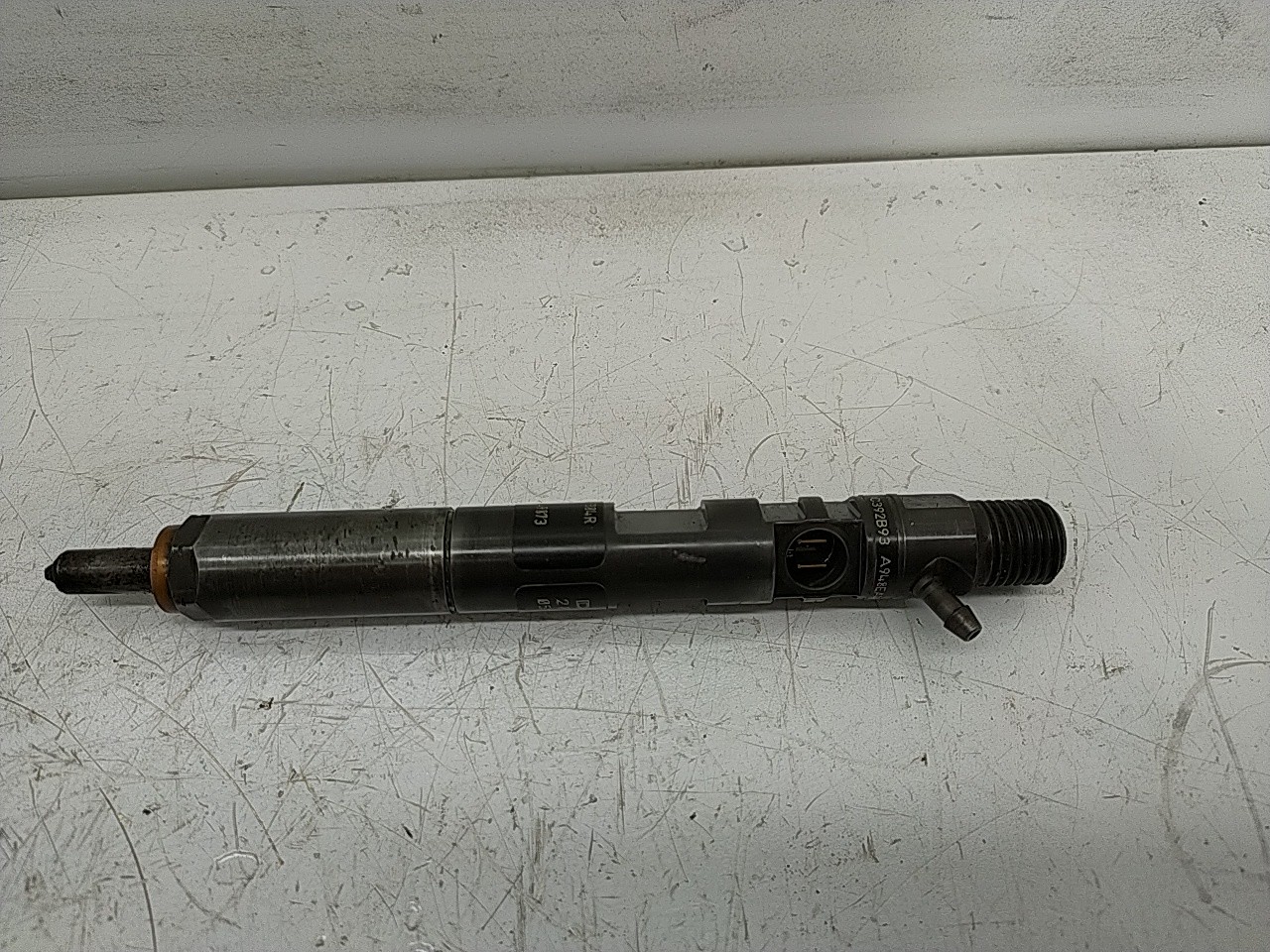 Injector (20272379).