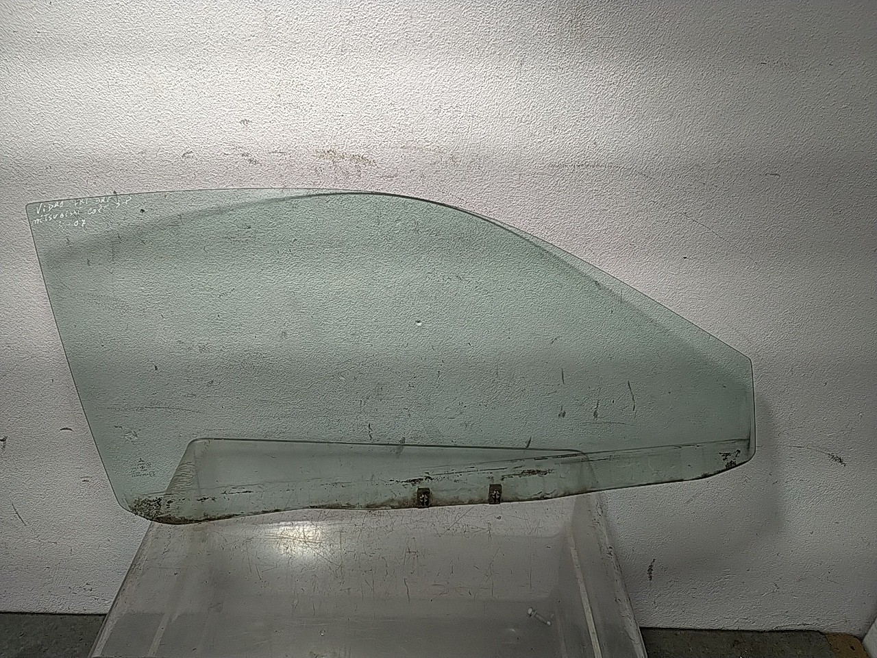 Vidro porta frente direita (114836).