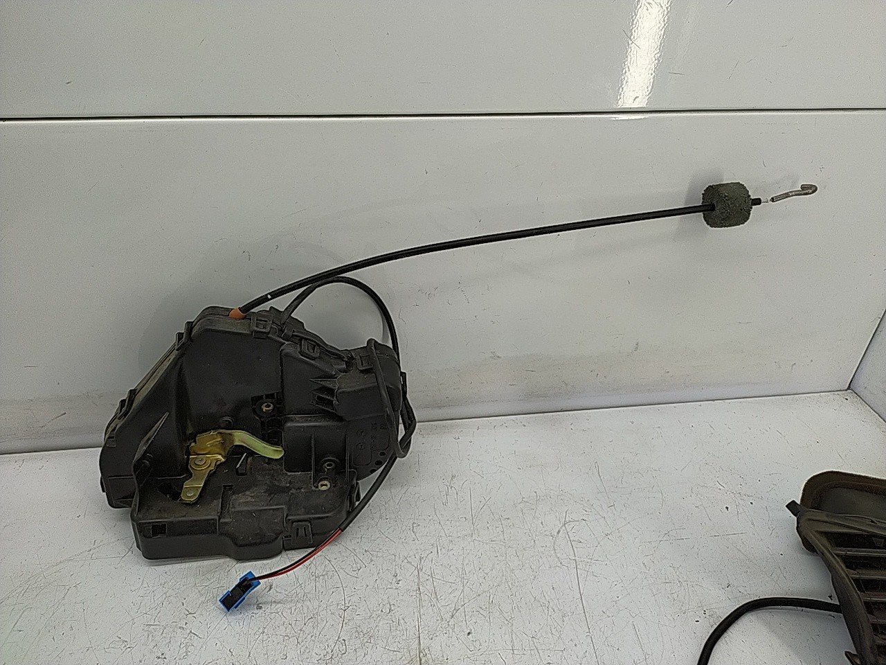 Fecho porta  tras direito (20255311).