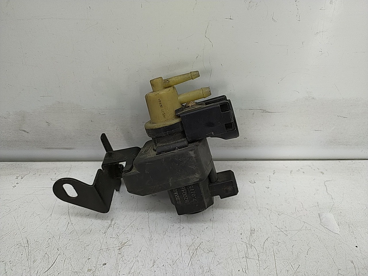 Valvula pressão turbo Vacuo / EGR (20274841).