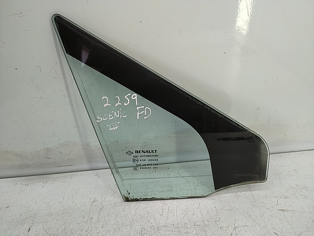 Vidro pequeno porta frente direita (20275086).