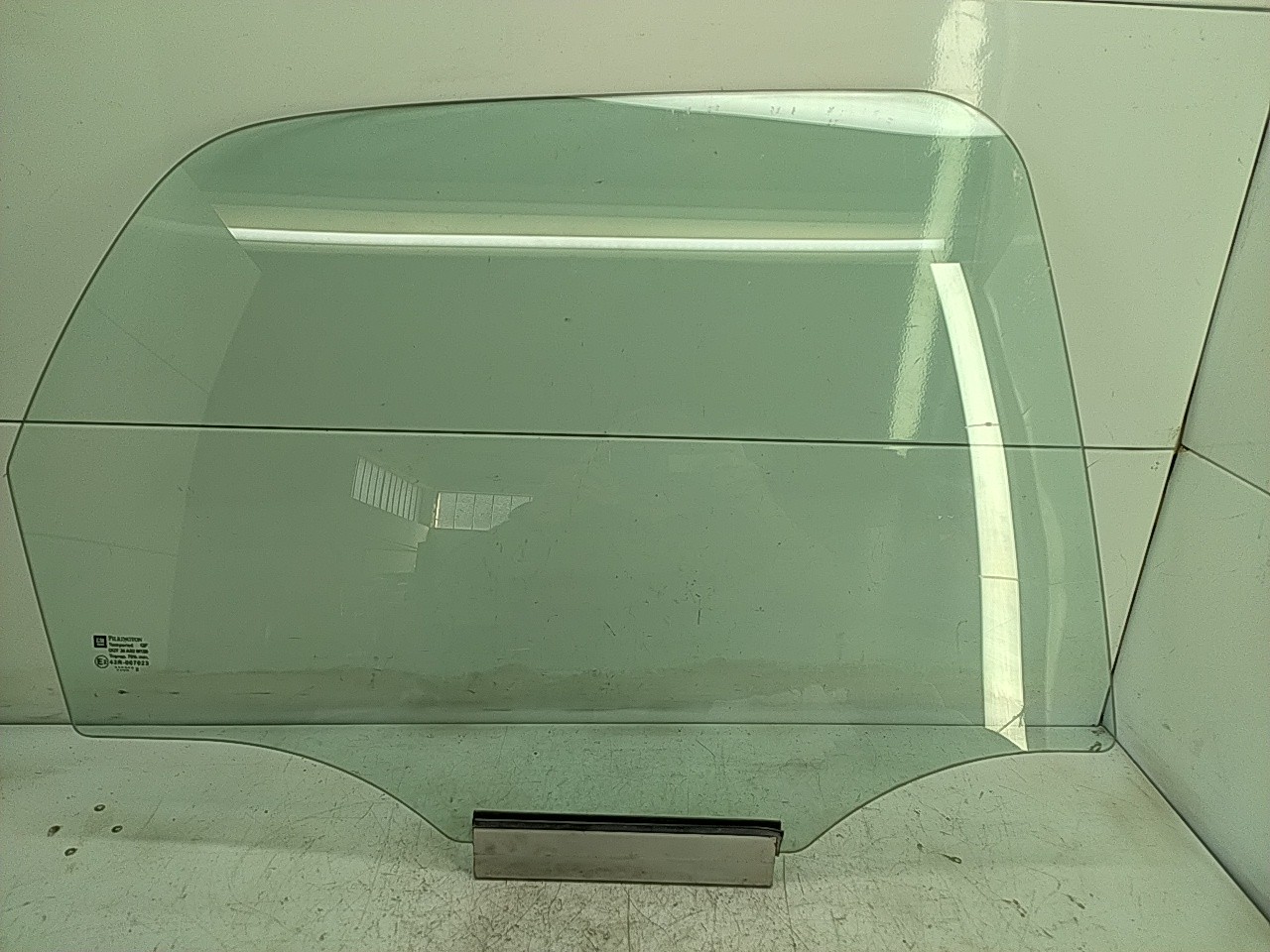 Vidro porta tras direita (165961).