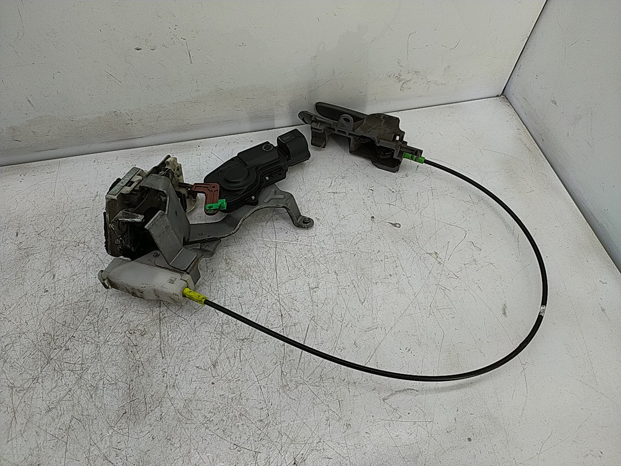 Fecho porta  tras esquerdo (20270129).