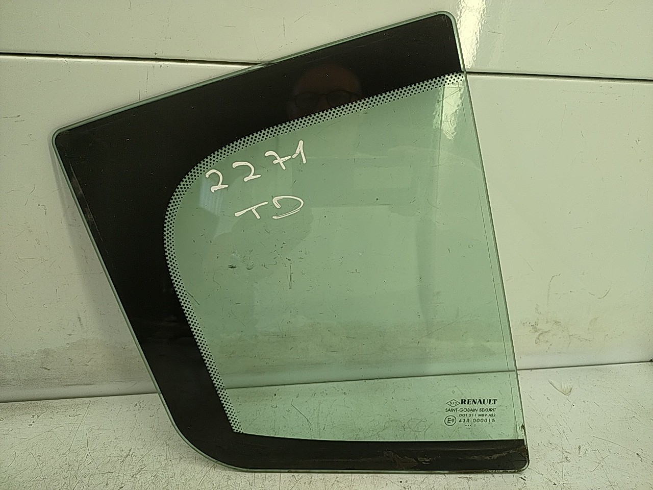 Vidro pequeno porta tras direito (20259958).