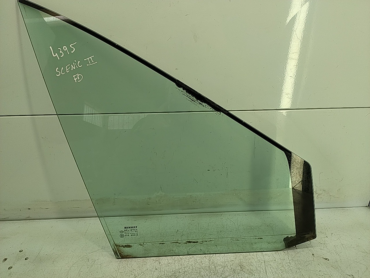 Vidro pequeno porta frente direita (20275274).