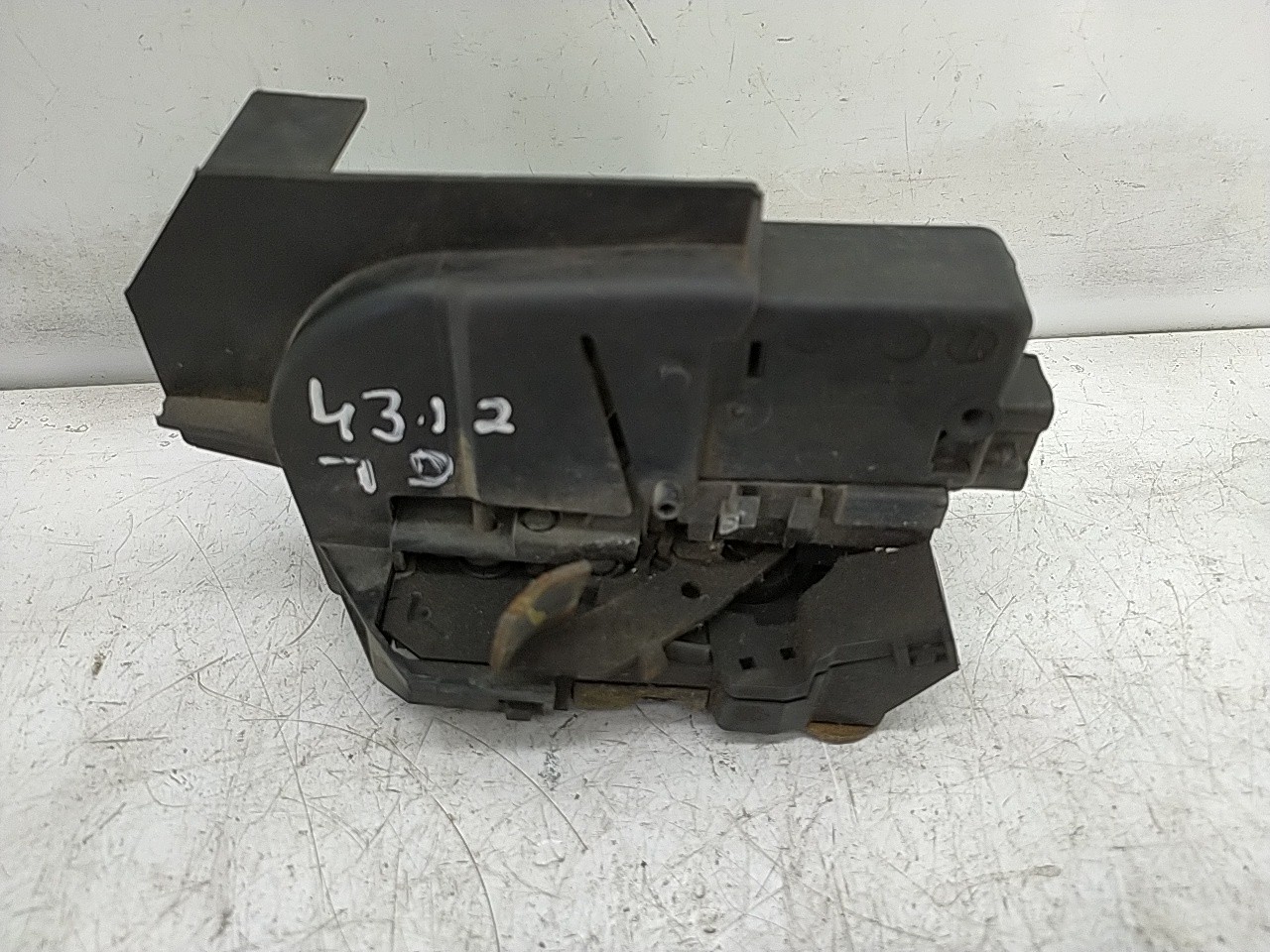 Fecho porta  tras direito (20208699).