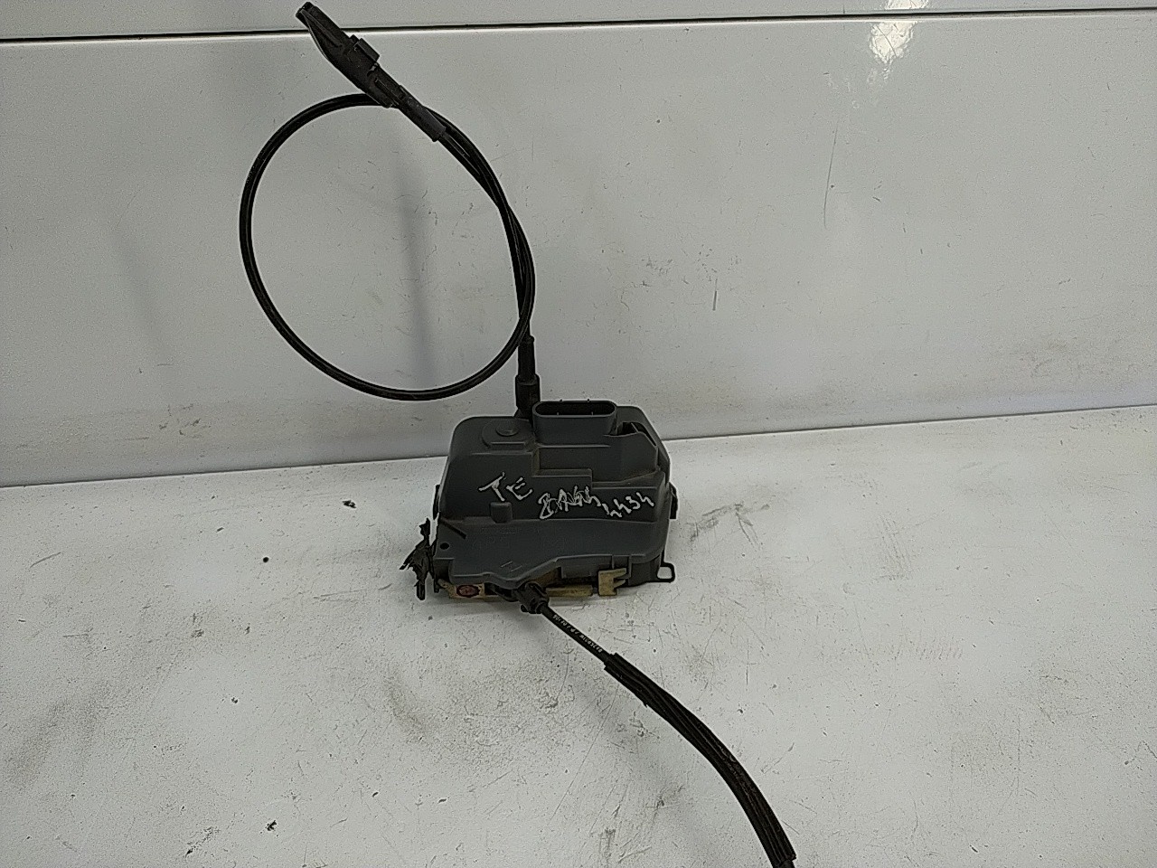 Fecho porta  tras esquerdo (20274988).