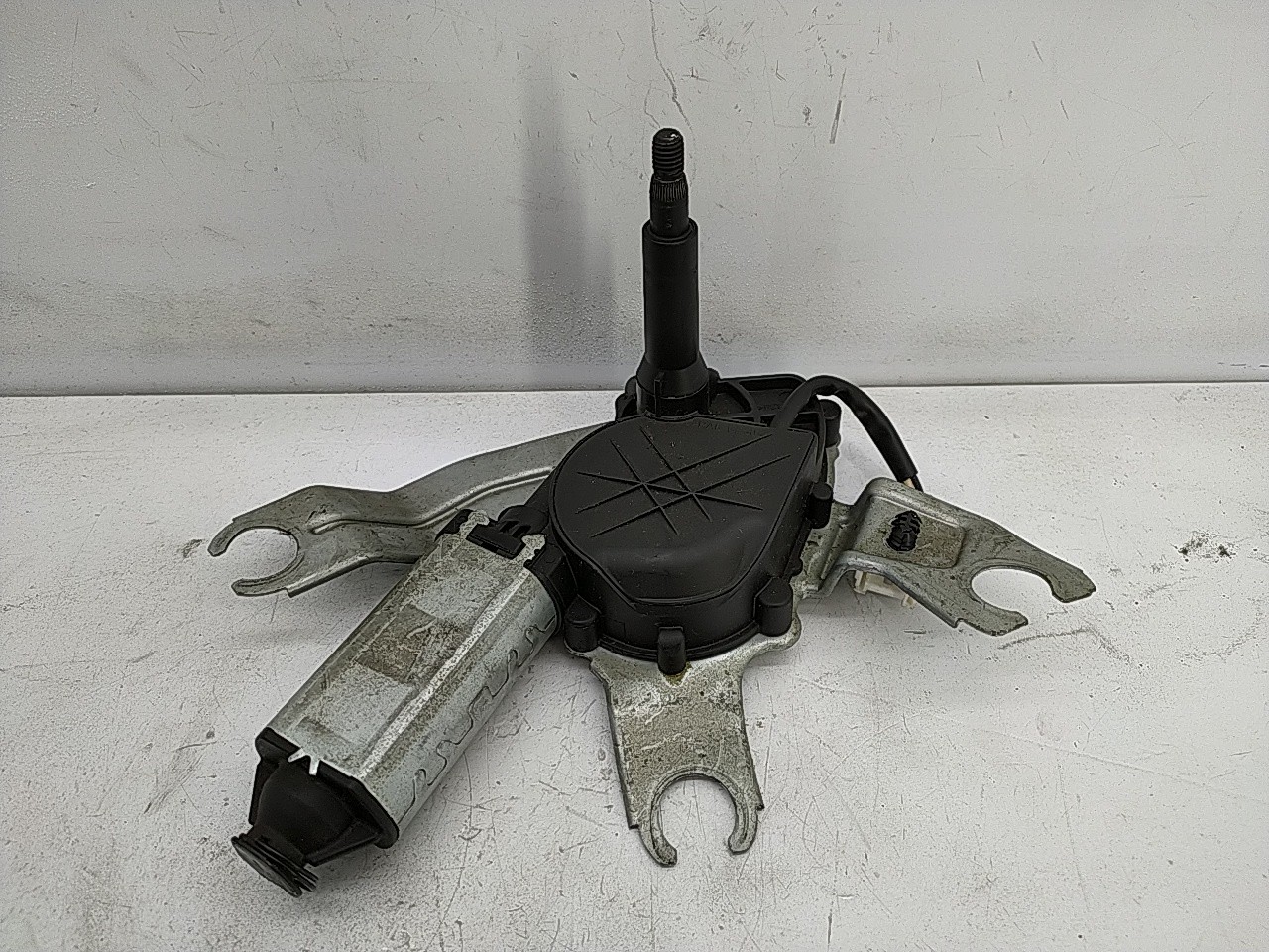 Motor limpa vidros tras (148721).