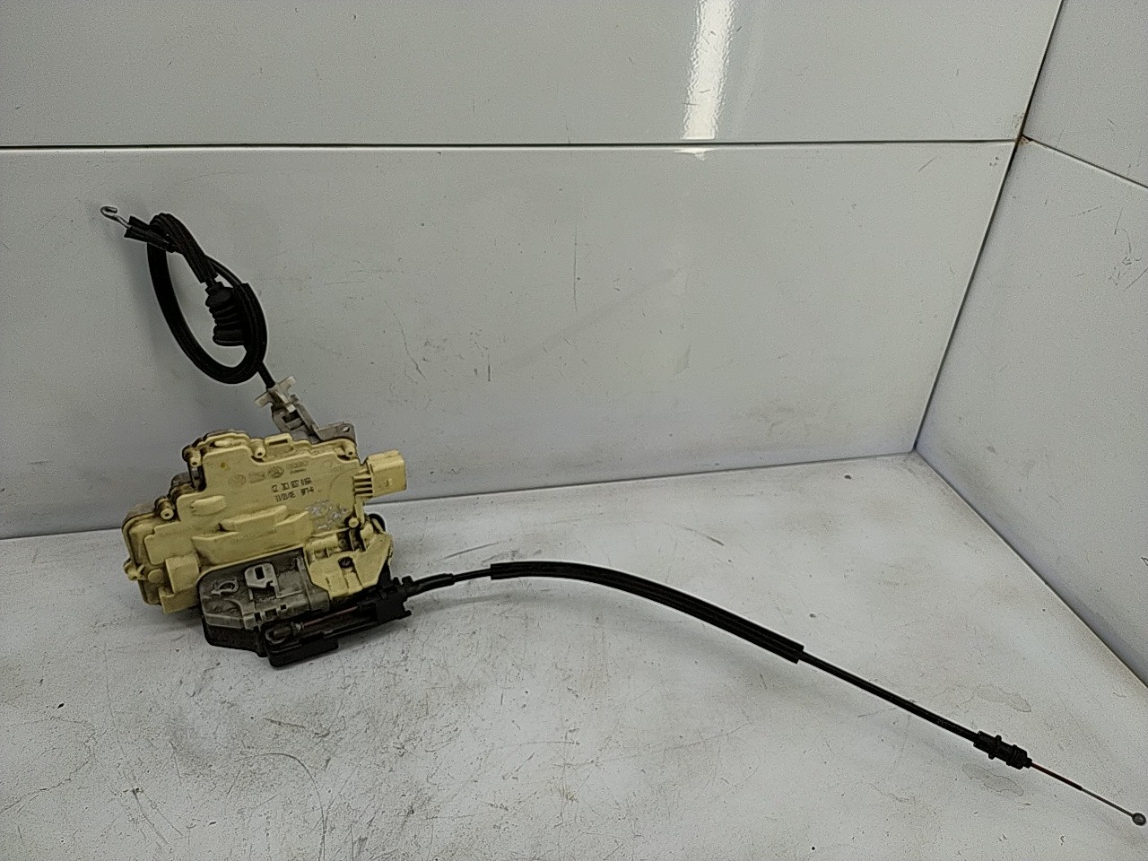 Fecho porta  fte dto (20275215).