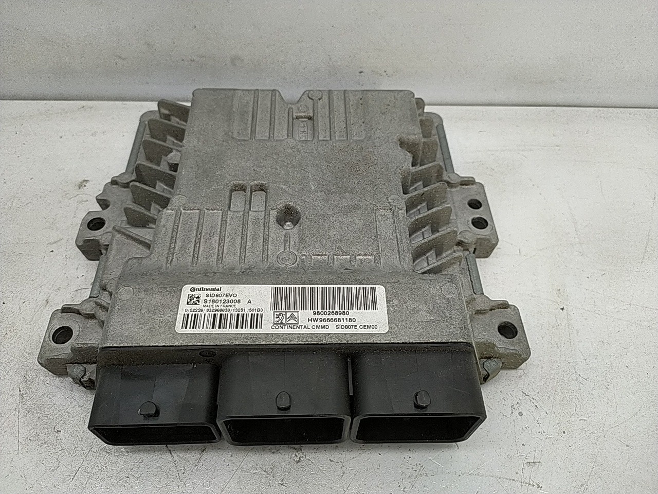 Centralina motor (20275408).