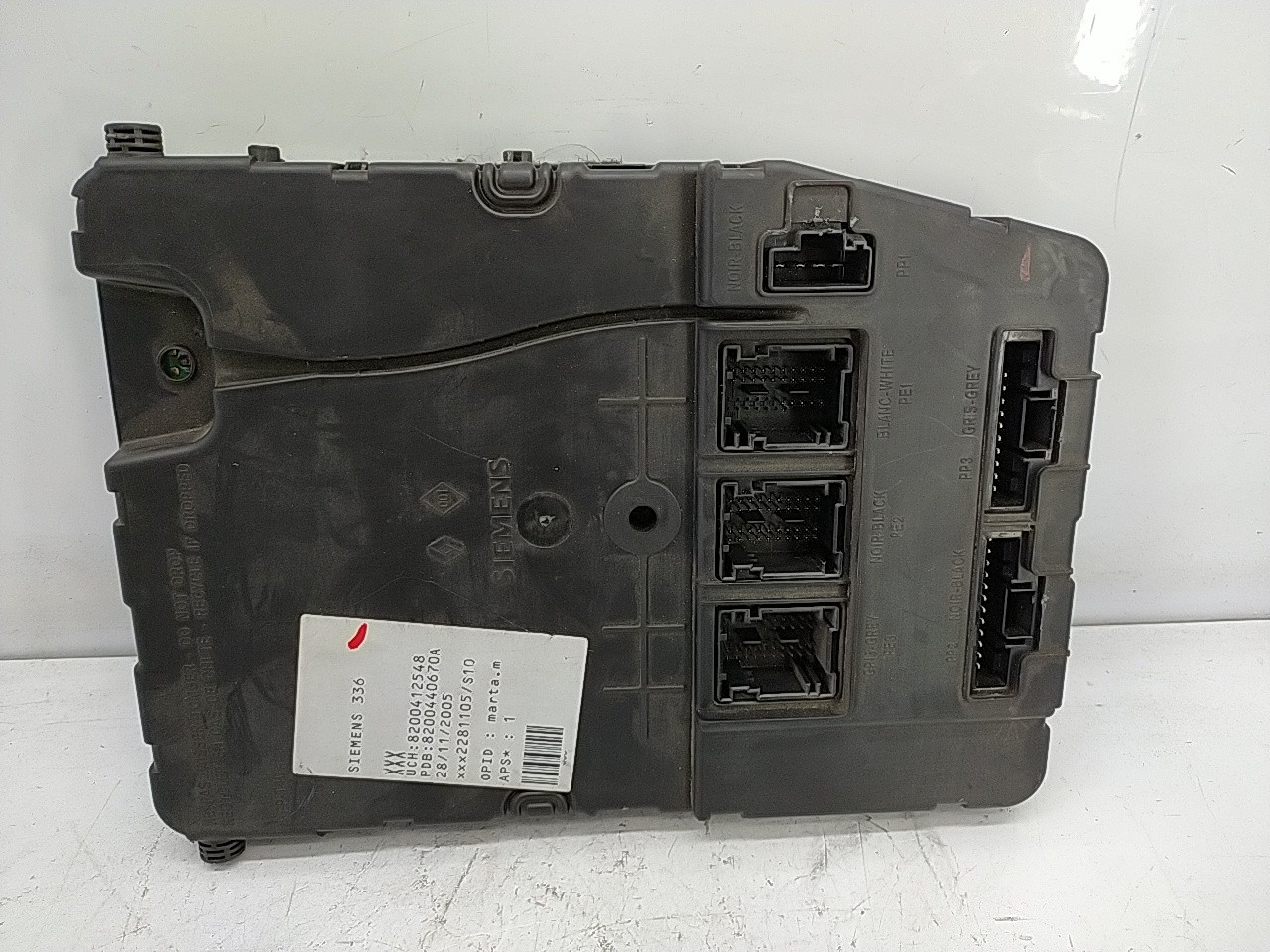 Caixa fusiveis (20275751).