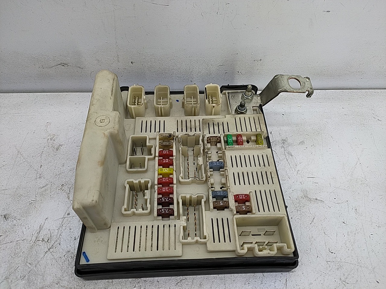 Caixa fusiveis (20275823).