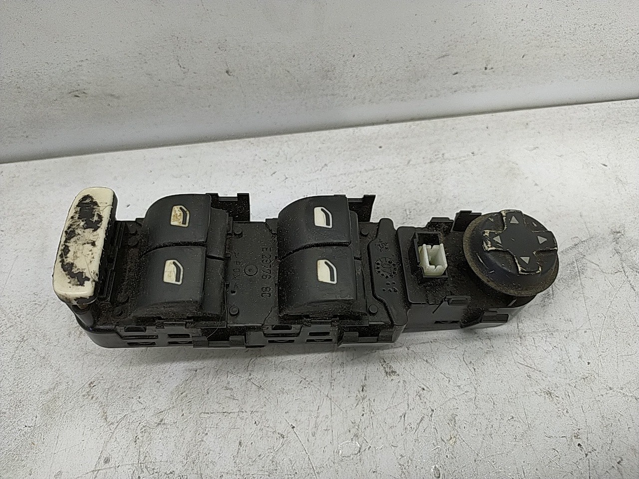 Interruptor vidros porta cond/pass (20274922).