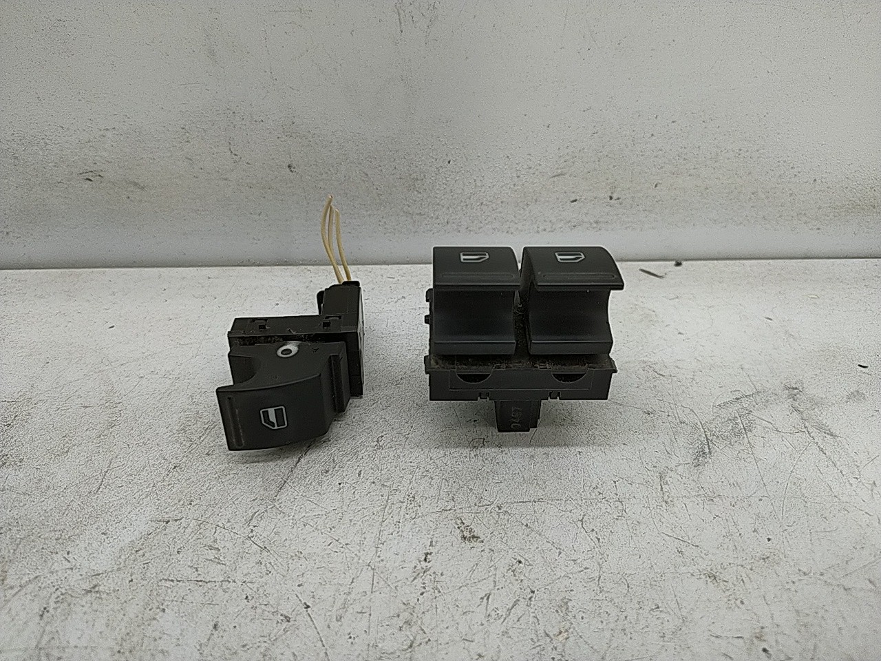 Interruptor vidros porta cond/pass (20275907).