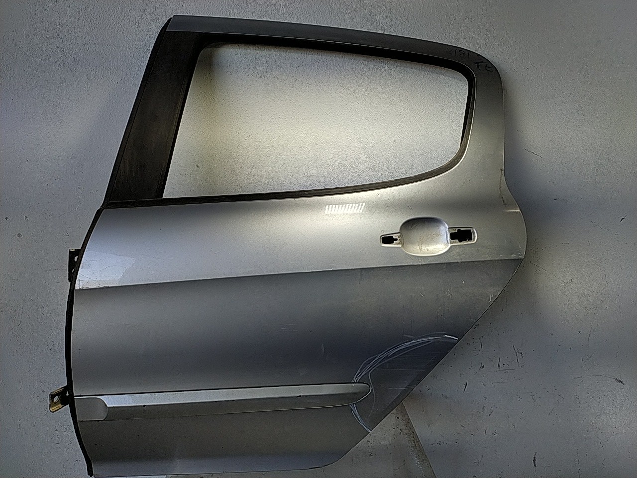 Porta tras esquerda (20203759).