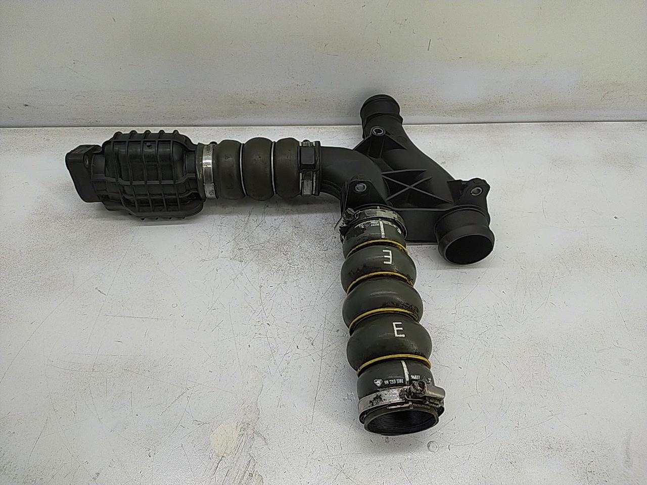 Tubo intercooler (20275473).