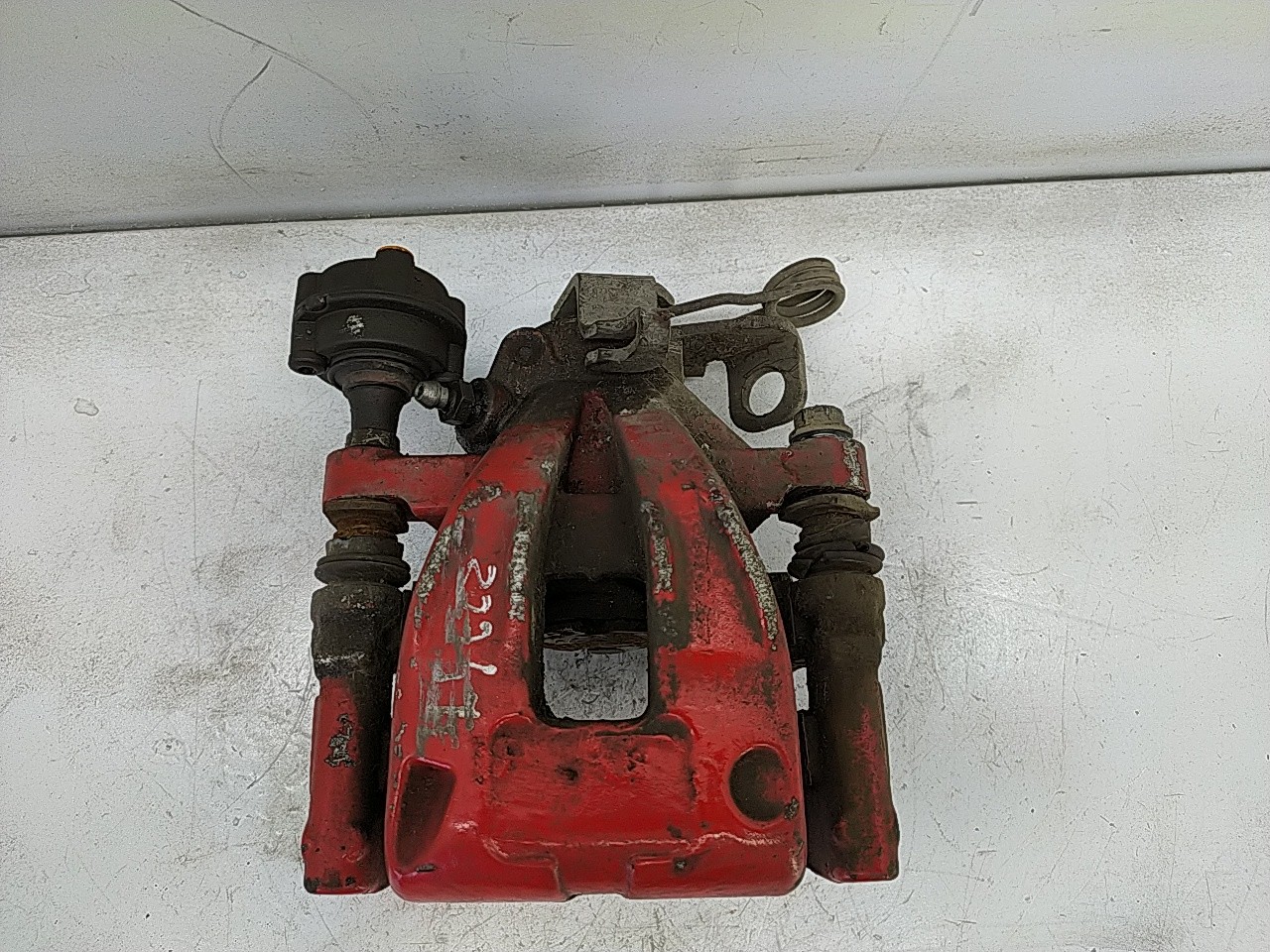 Pinça tras esquerda (20276067).