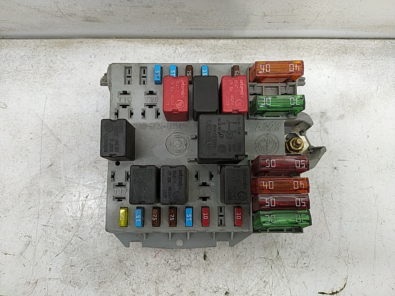 Caixa fusiveis (20276473).