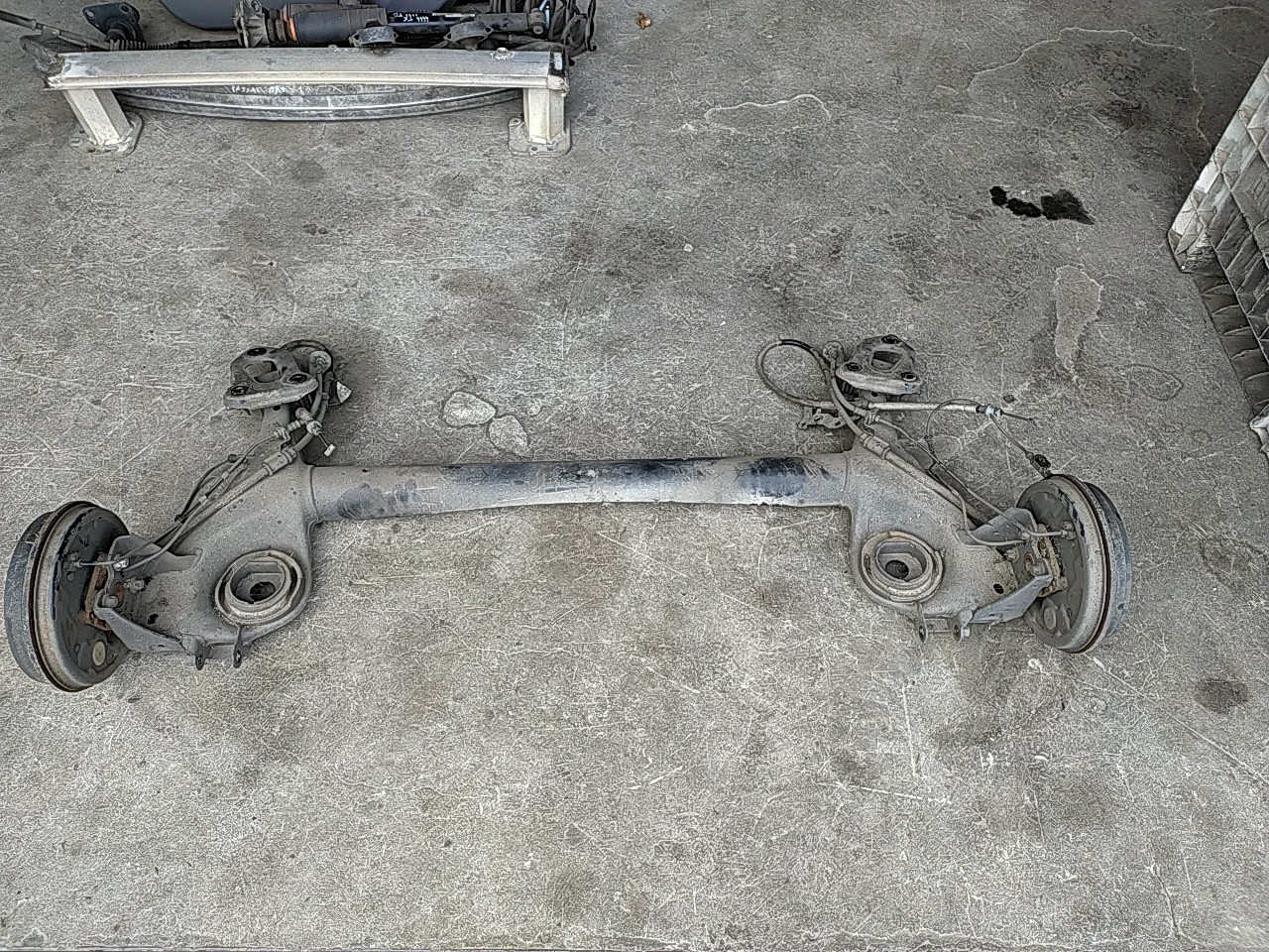 Eixo ponte traseiro (20276389).