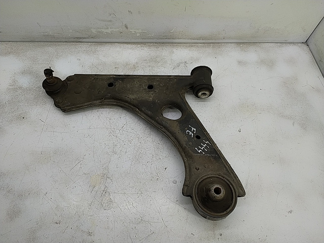 Braço suspensão frente esquerdo (20276370).