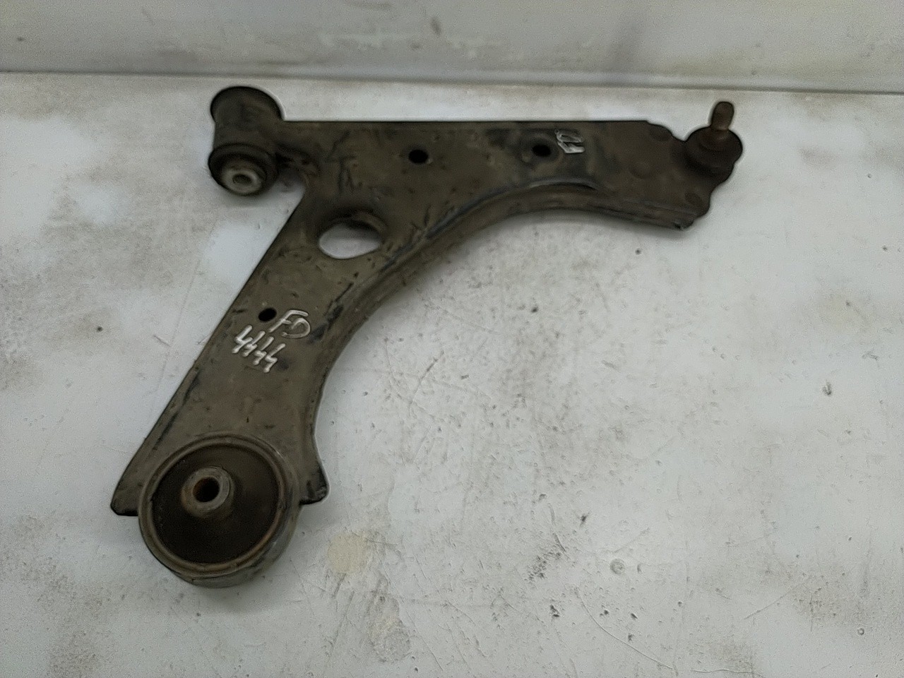 Braço suspensão frente direito (20276369).