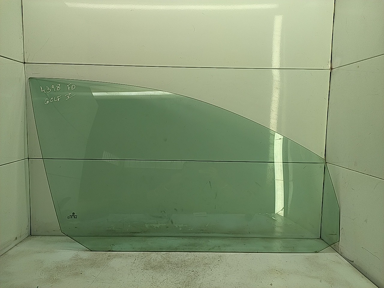 Vidro porta frente direita (20277304).