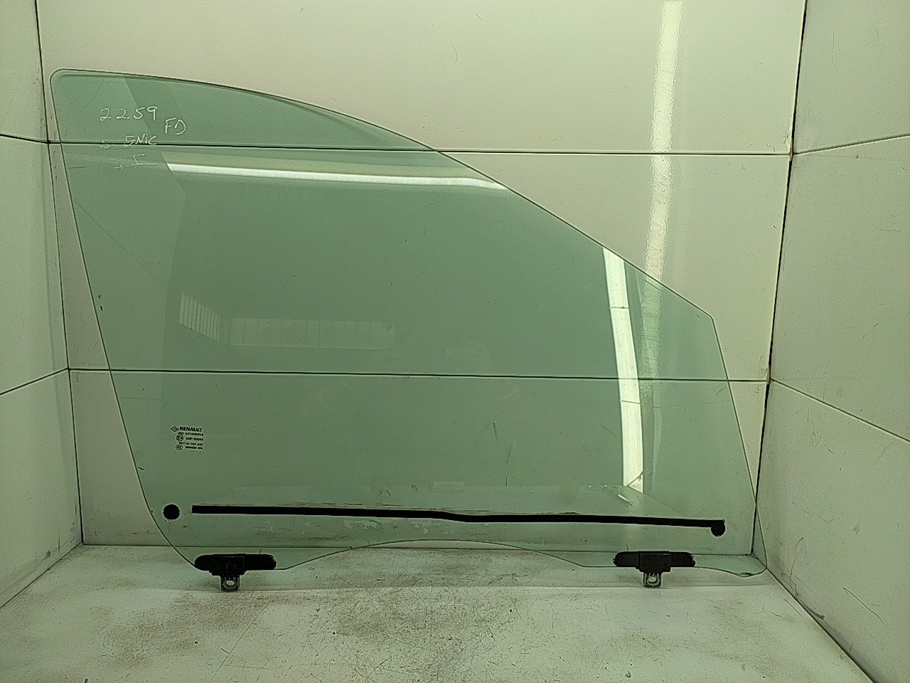 Vidro pequeno porta frente direita (20277308).