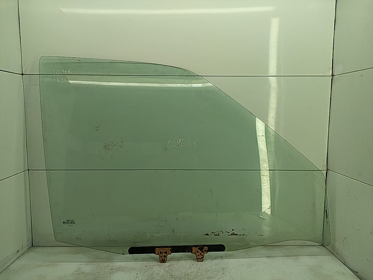 Vidro porta frente direita (111939).