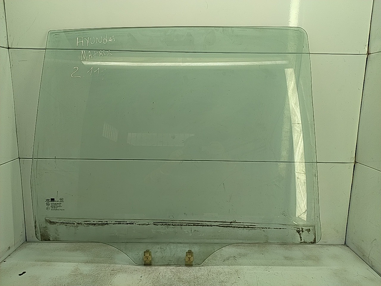 Vidro lateral painel tras direito (166085).