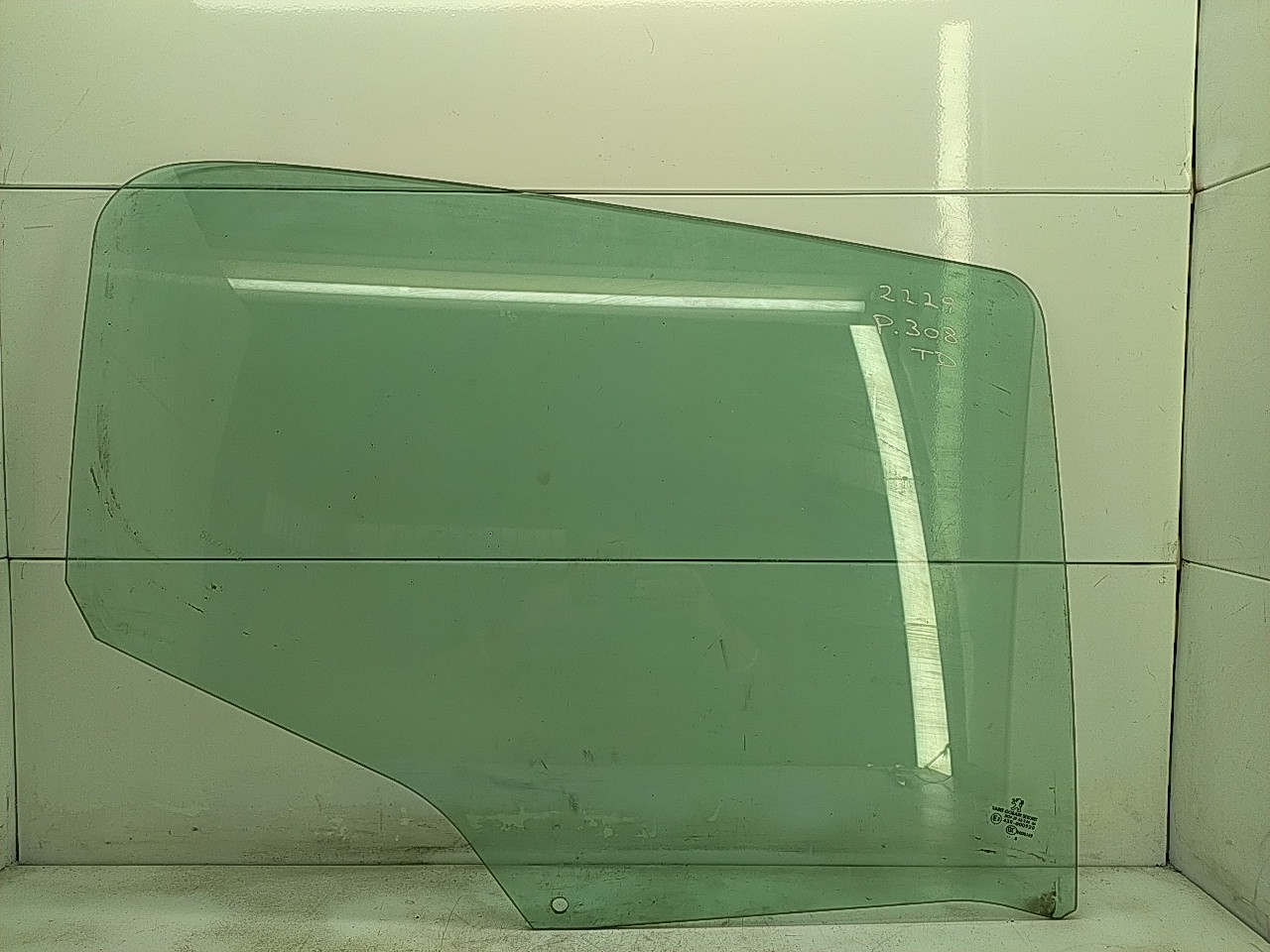 Vidro porta tras direita (20217561).