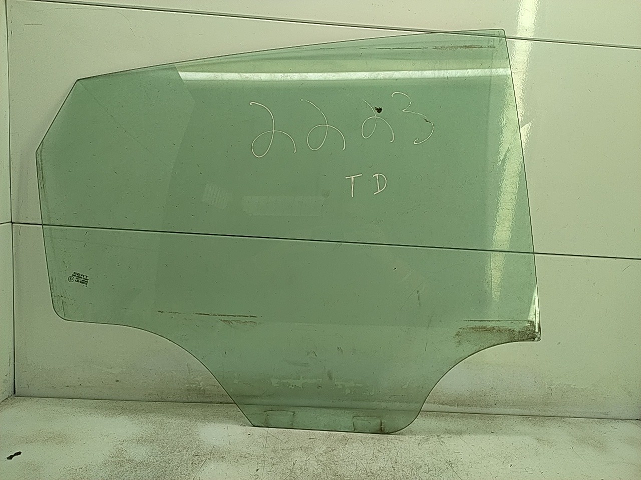Vidro porta tras direita (20222909).