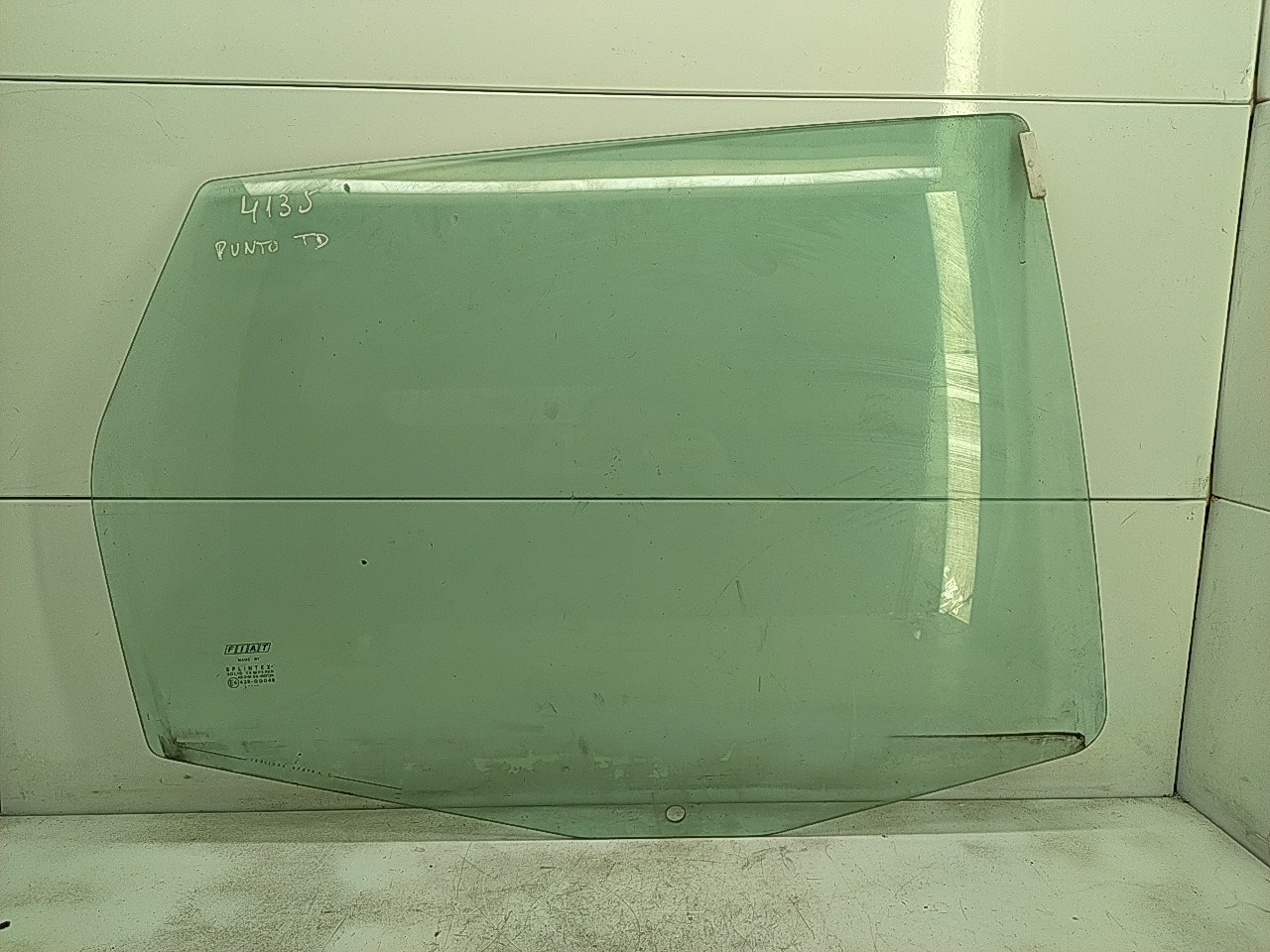 Vidro porta tras direita (149063).