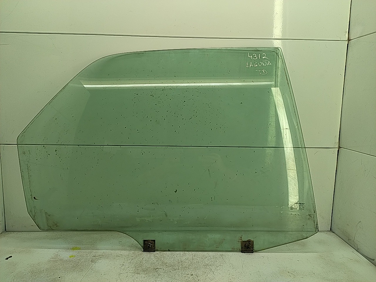 Vidro porta tras direita (20277332).