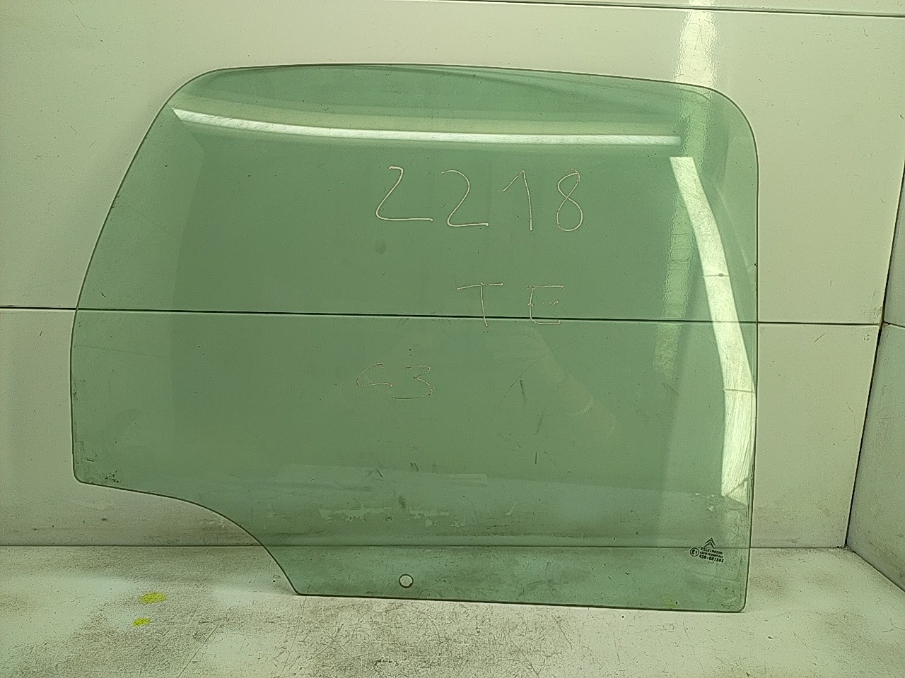 Vidro porta tras esquerda (20218807).