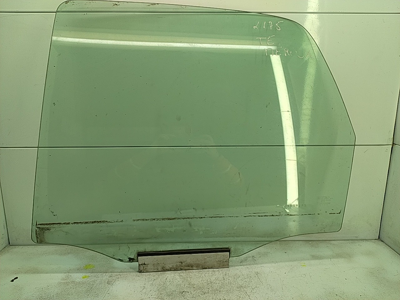 Vidro porta tras esquerda (20277333).