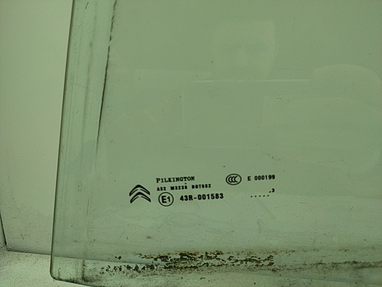 Vidro porta tras esquerda (20275323).