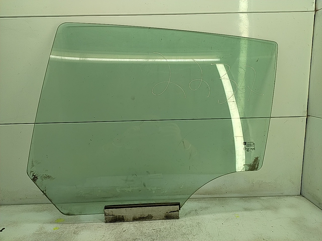 Vidro porta tras esquerda (20277337).